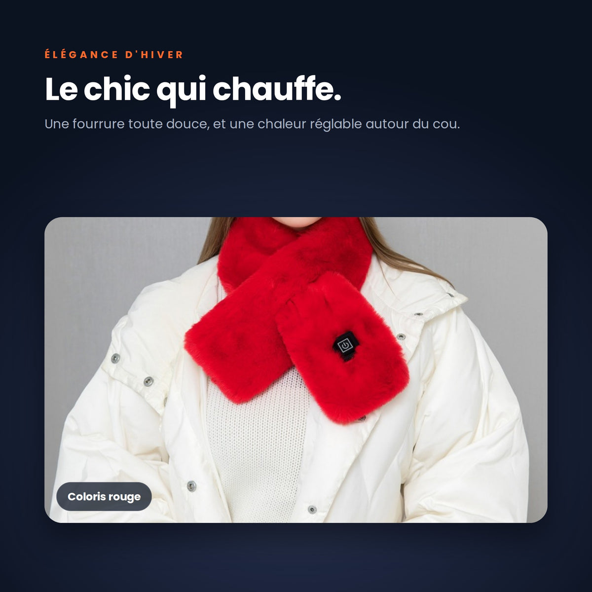Écharpe chauffante fausse fourrure rouge portée avec un manteau blanc